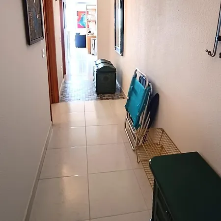 Διαμέρισμα Beachfront With Sea View Balcony - *